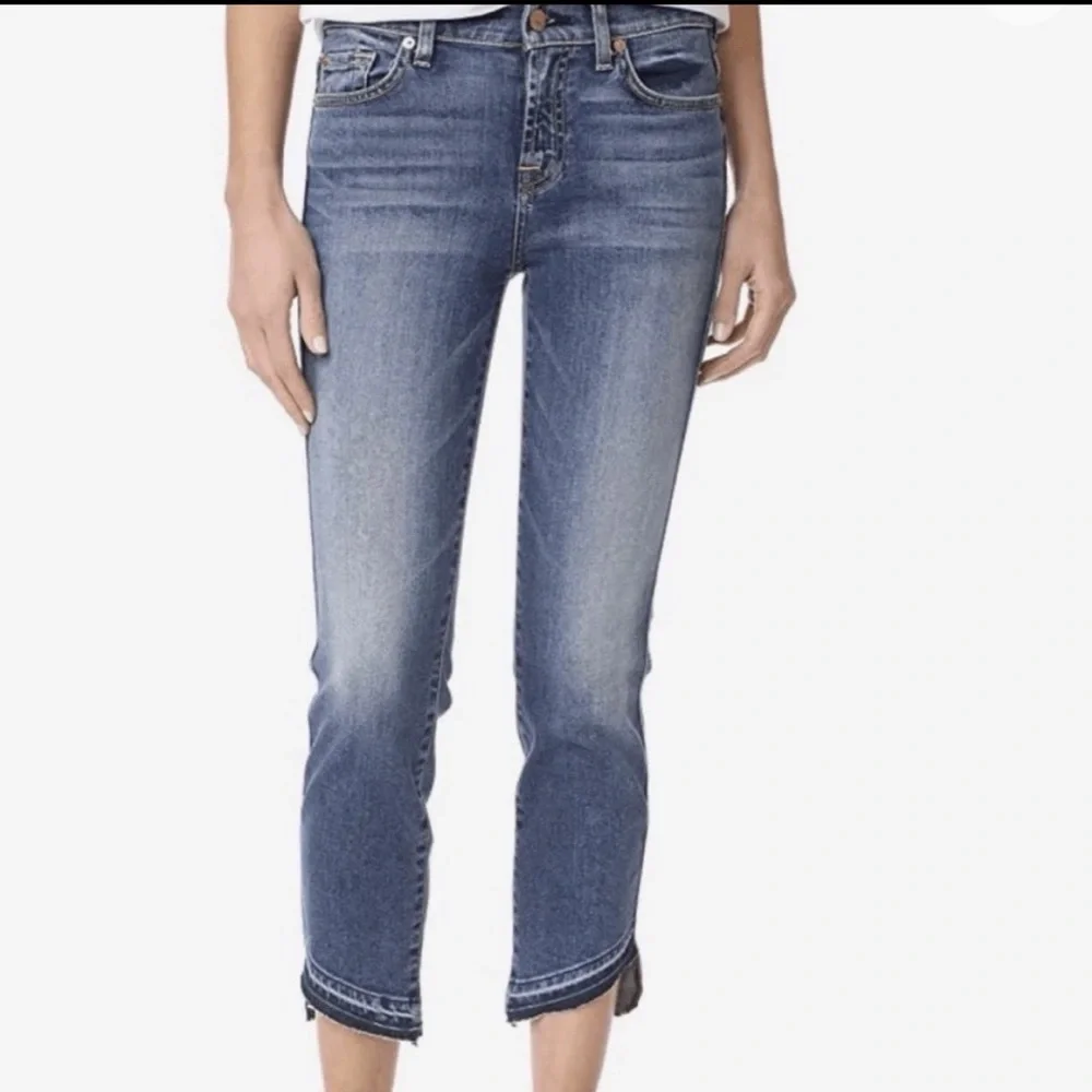 7 For All Mankind Roxanne Ankle Cropped Jean with Diagonal Hem Women's-28